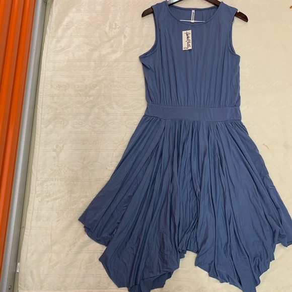 SOLD Rachel Pally Stretch Blouson Dress - Picture 6 of 6